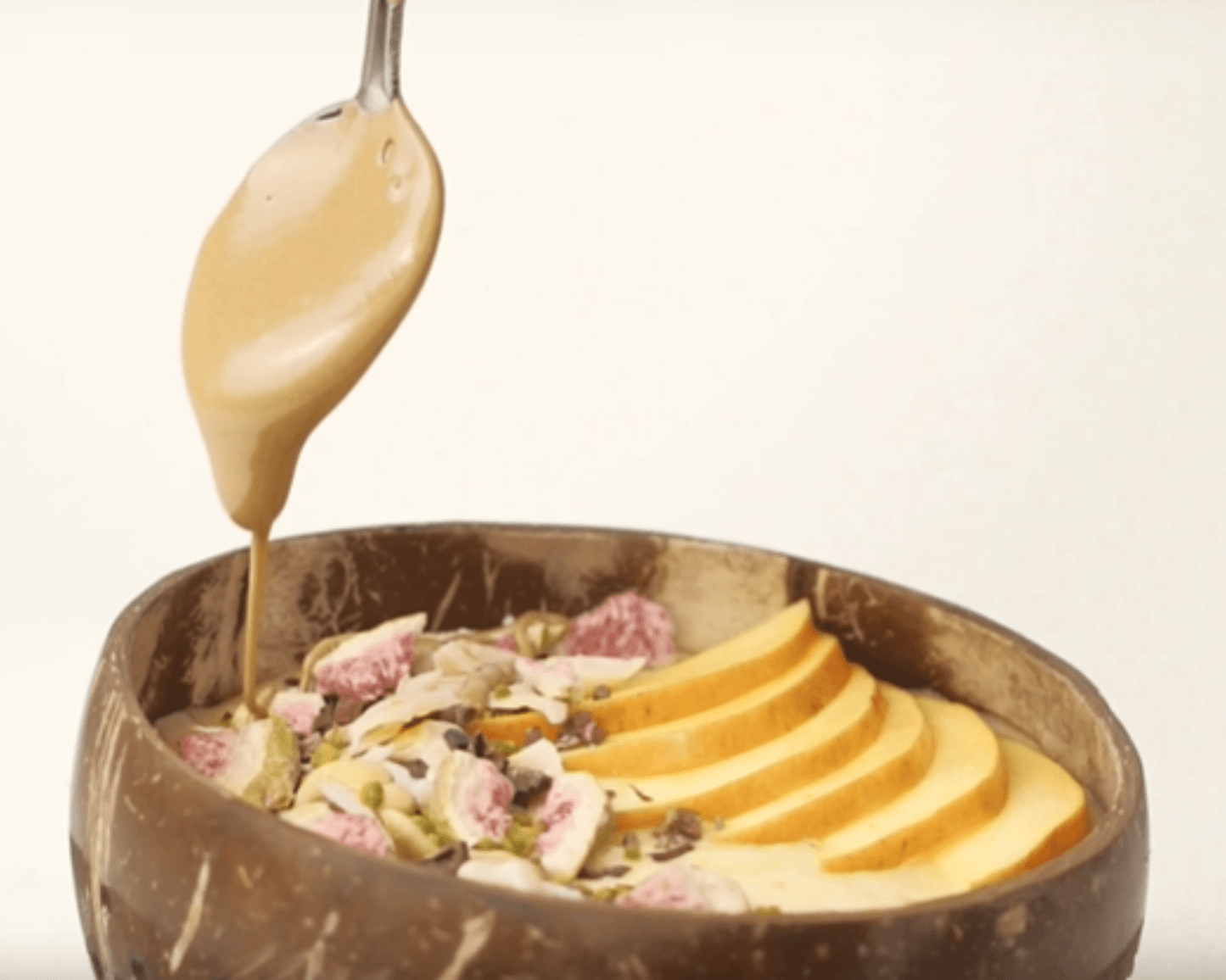BIO X NUSSMUS - Nusscreme von Lini's Bites | Layana Life – nachhaltige Firmengeschenke