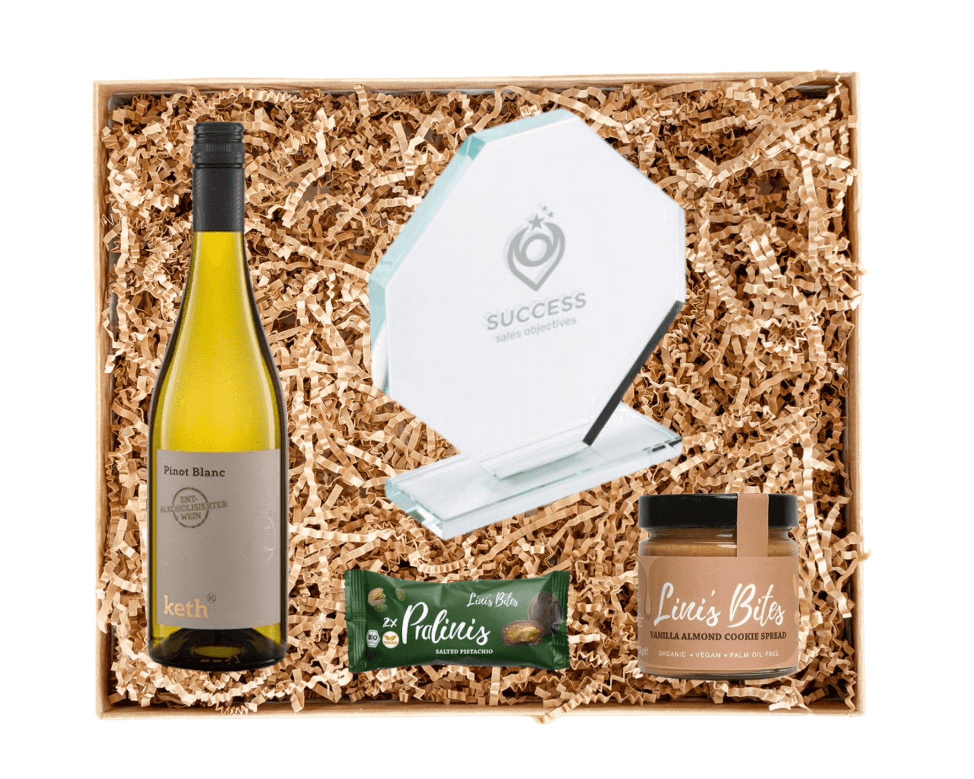 AUSZEICHNUNG x TROPHÄE - 8 - eckiger Glaspokal mit Wein, Nusscreme und Pralinen | Layana Life – nachhaltige Firmengeschenke